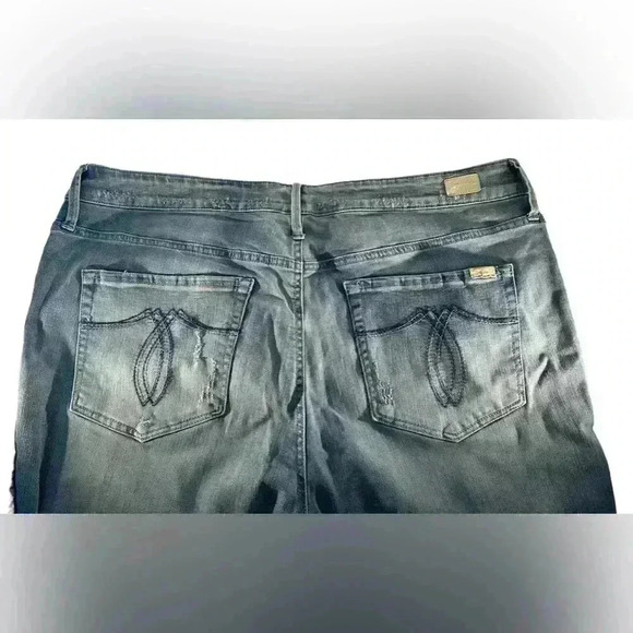 7Seven Crop Jeans with Frayed Hem ad Side Seam Embroidery Size 18W - Picture 3 of 12